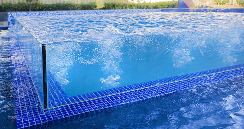 قیمت استخر شیشه ای چگونه محاسبه می شود؟